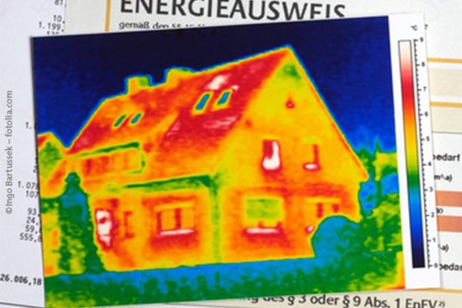 Durch Gebäudethermografie entstandene Abbildung eines Hauses